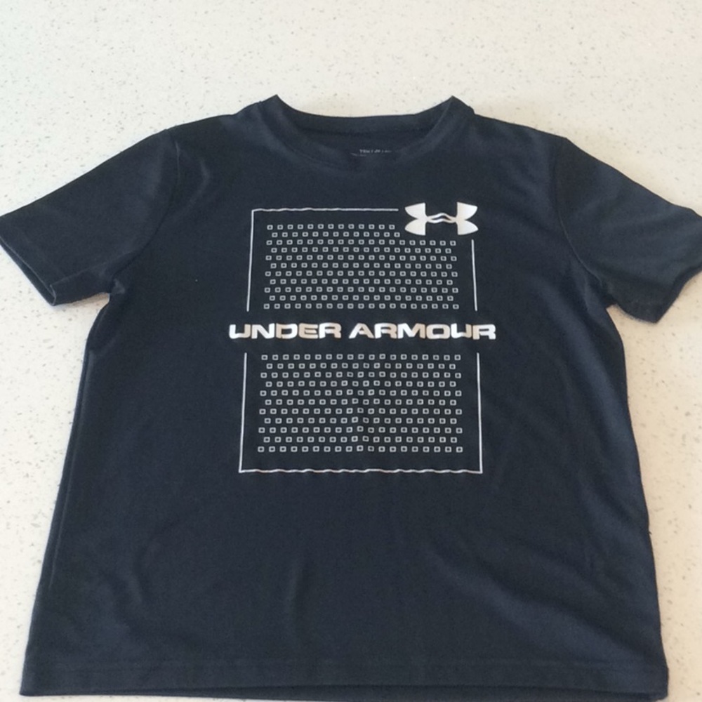 Boys Under Armour drifit shirt
